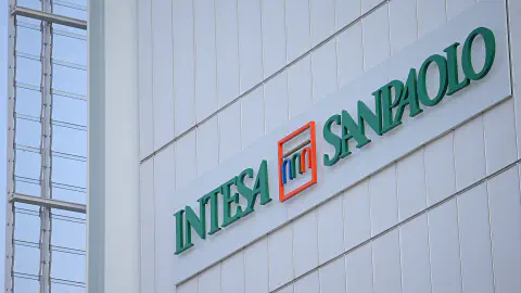 Une banque italienne victime d’une escroquerie à 95 millions d’euros basée sur une voix générée par IA - RTBF Actus