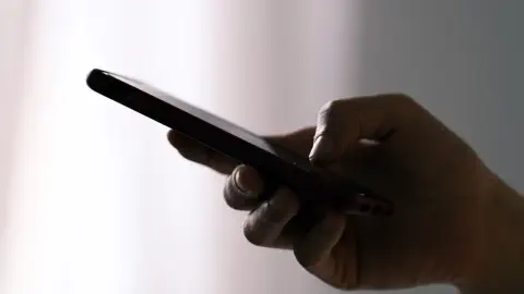Un milliard de mails et de SMS piégés : Microsoft neutralise un empire chinois des arnaques en ligne