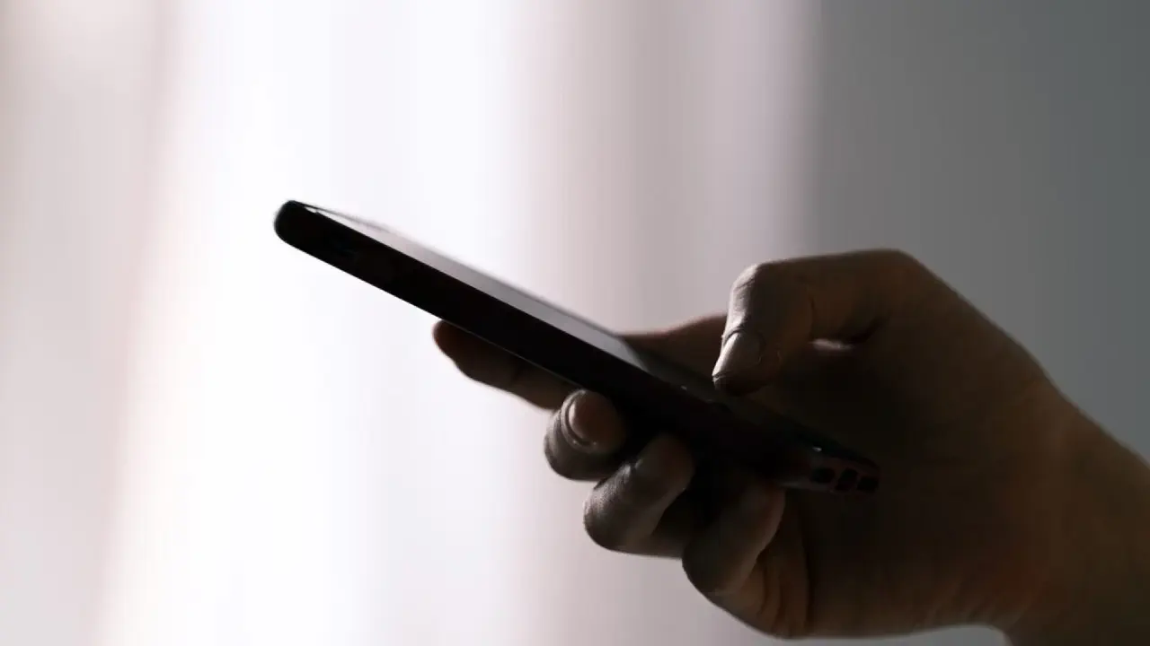 Un milliard de mails et de SMS piégés : Microsoft neutralise un empire chinois des arnaques en ligne