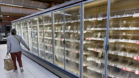 "Un risque que beaucoup d'entreprises sous-estiment" : pourquoi les frigos de supermarchés et autres objets connectés sont-ils si vulnérables face aux cyberattaques ?
