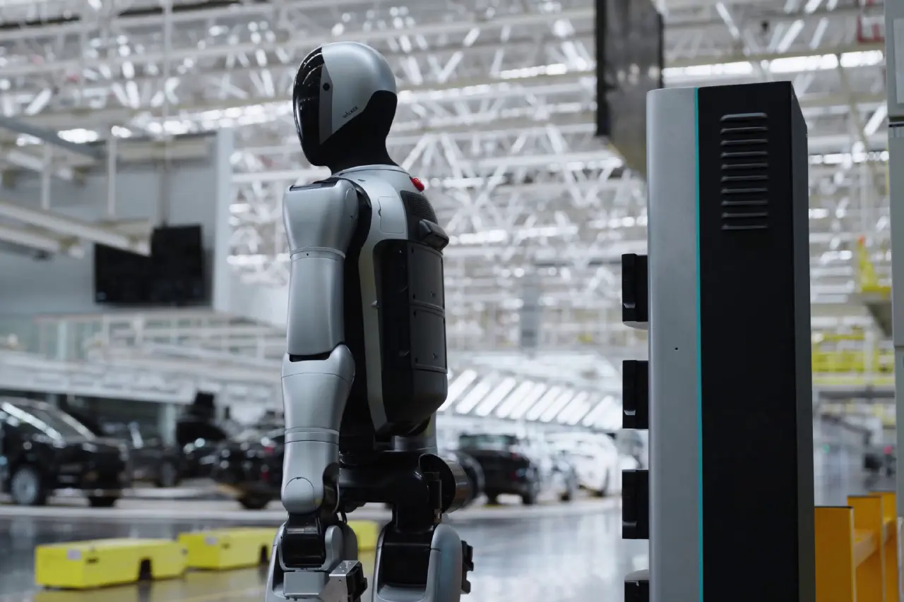 Robots humanoïdes : Airbus va tester les Walker S2 du chinois UBTech sur ses sites de production aéronautique
